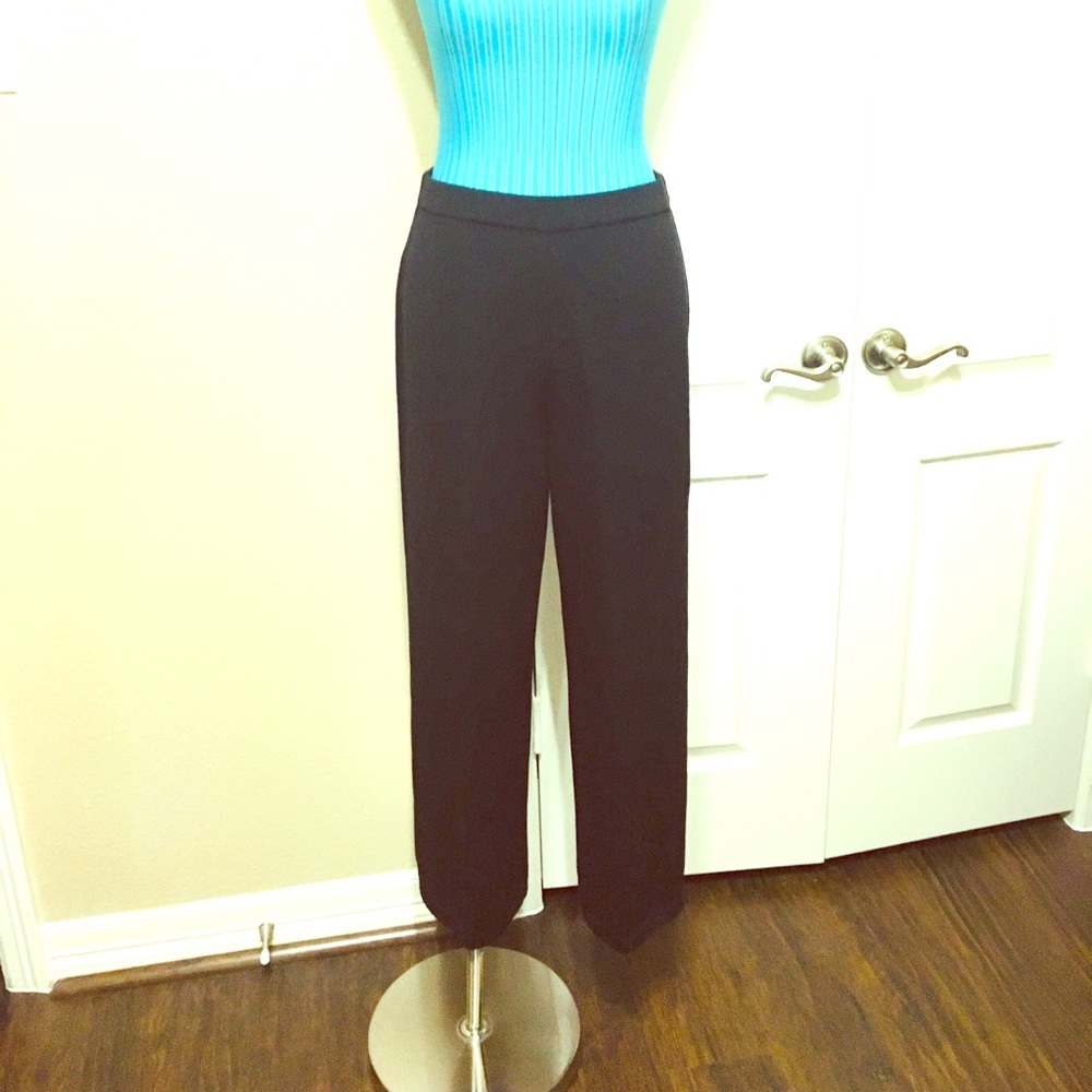 St.John  knit slacks size 8